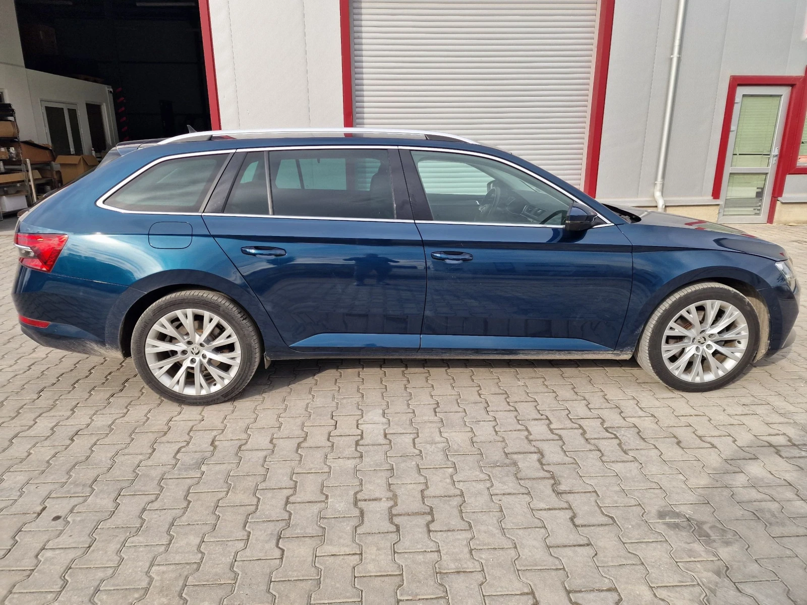 Skoda Superb iV Plug in Hybrid - изображение 7