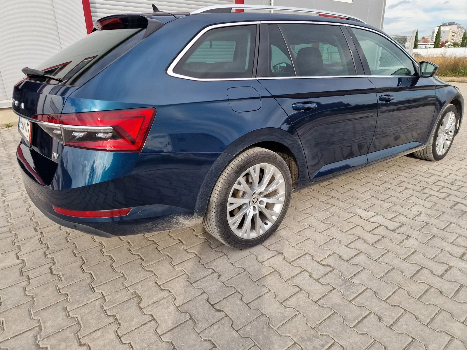 Skoda Superb iV Plug in Hybrid - изображение 5