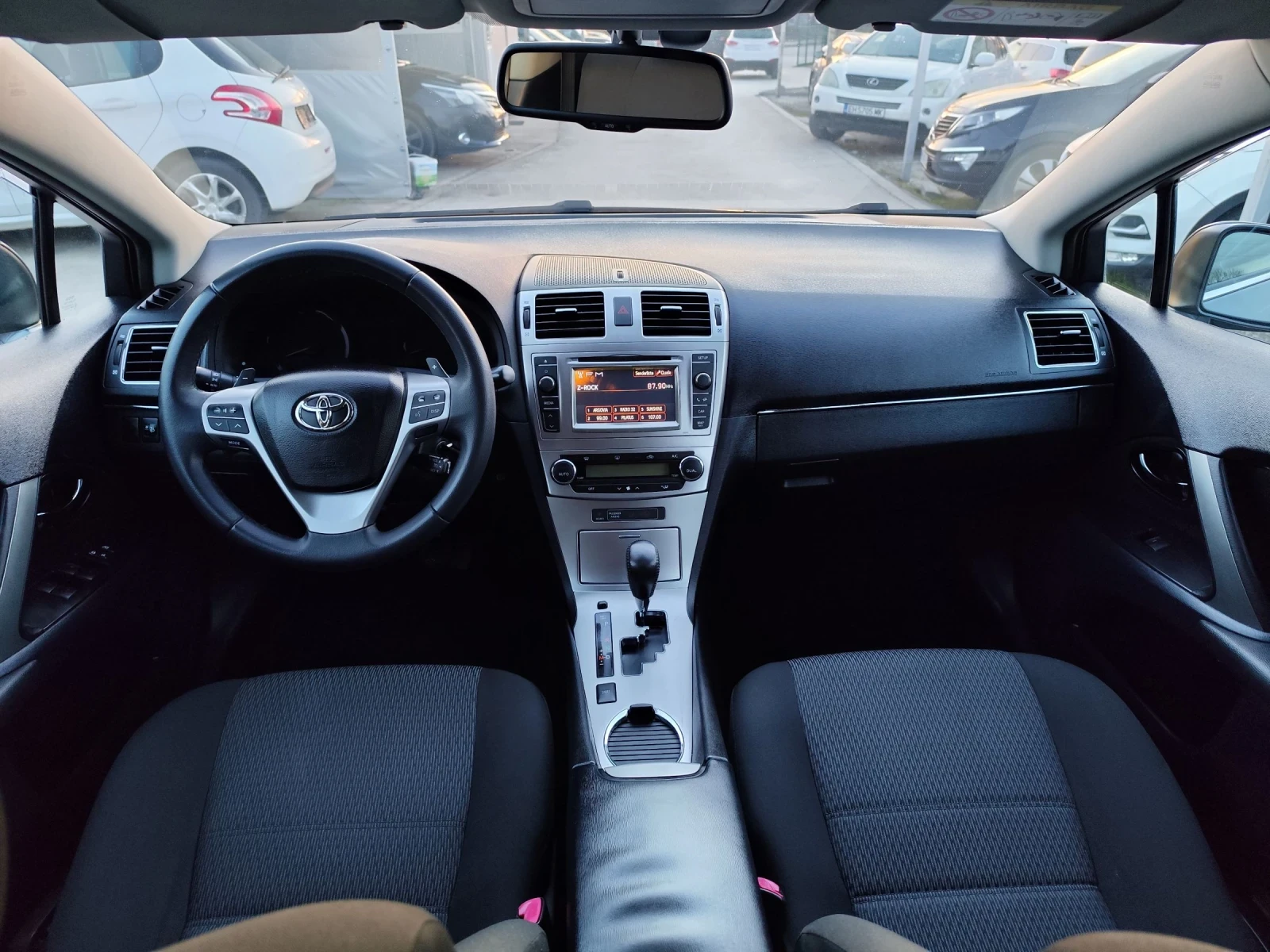 Toyota Avensis 2.0 Швейцария , снимка 7 - Автомобили и джипове - 53773105