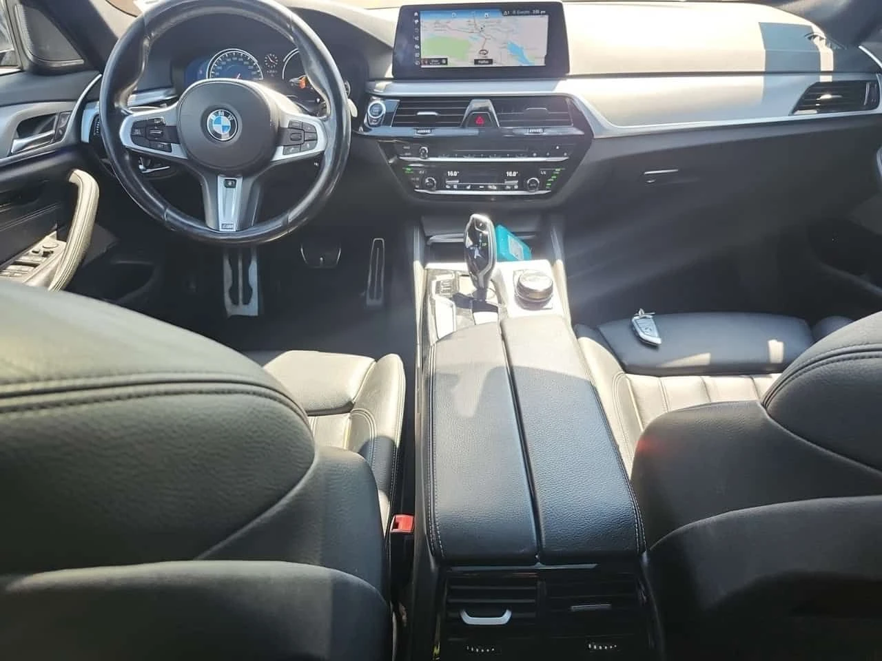BMW 530 XDRIVE * FULL M PACK* DIGITAL* ПОДГРЕВИ* КАМЕРА* , снимка 10 - Автомобили и джипове - 55181536
