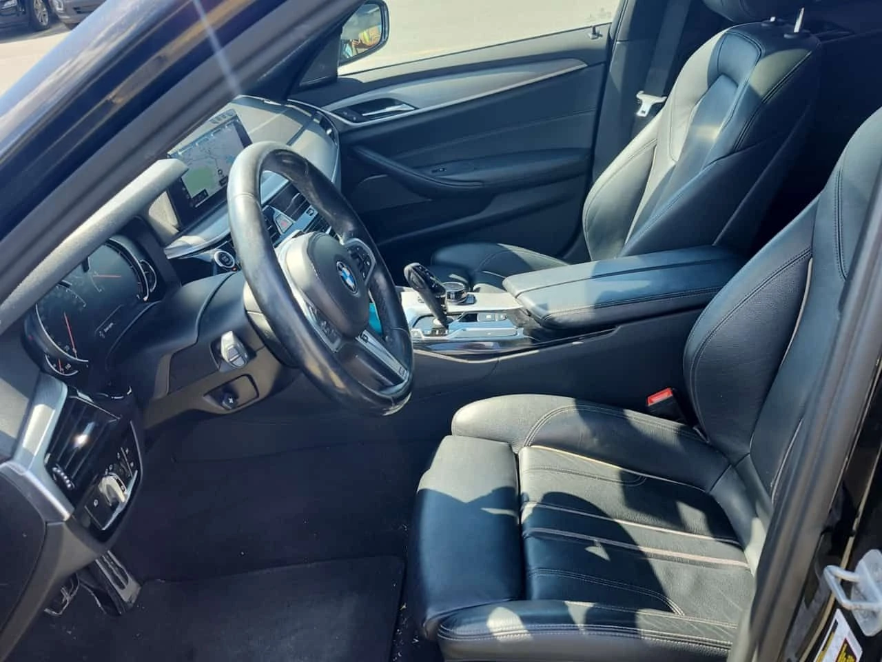 BMW 530 XDRIVE * FULL M PACK* DIGITAL* ПОДГРЕВИ* КАМЕРА* , снимка 6 - Автомобили и джипове - 55181536