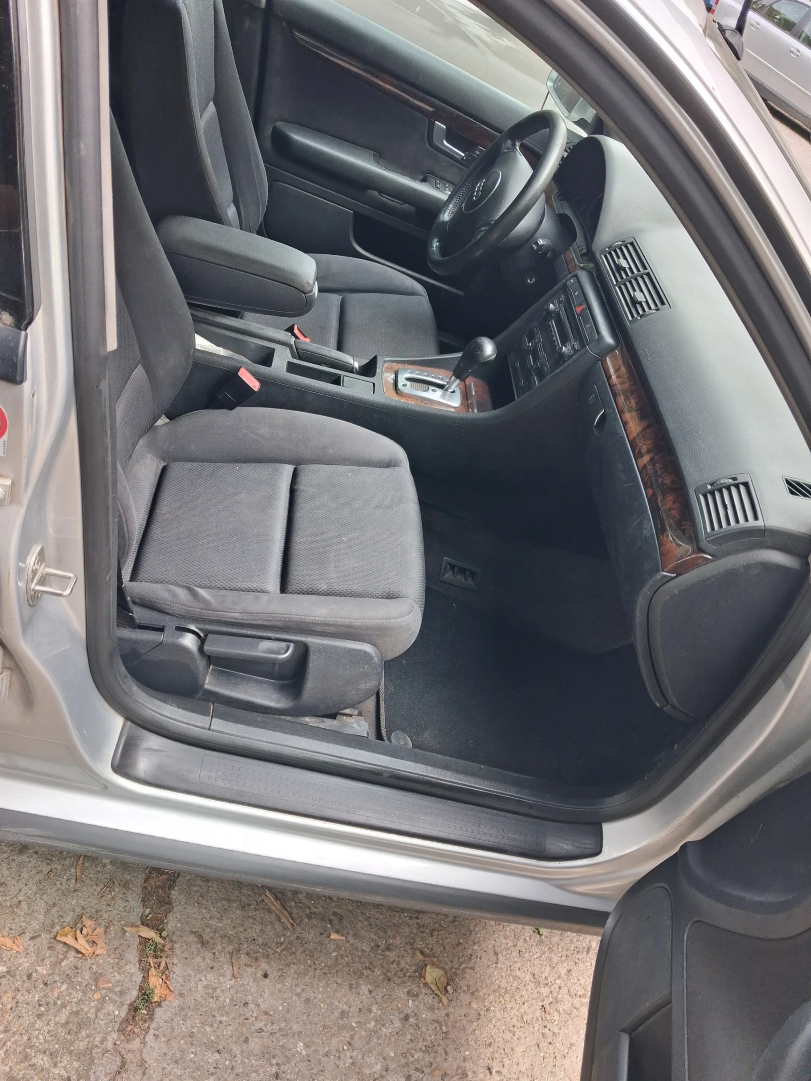 Audi A4 1.9TDI 131К.С-Автоматик, снимка 10 - Автомобили и джипове - 56189545