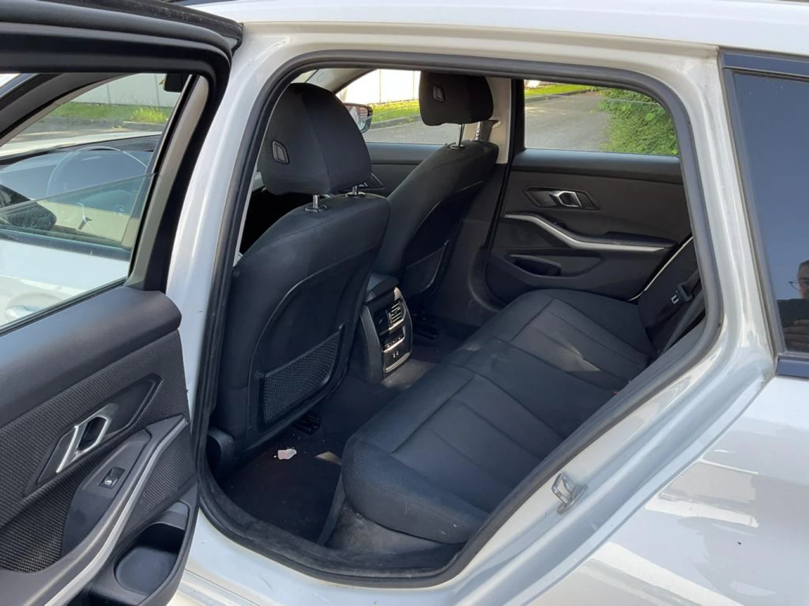 BMW 320 Plug-in Hybrid, снимка 8 - Автомобили и джипове - 56374951