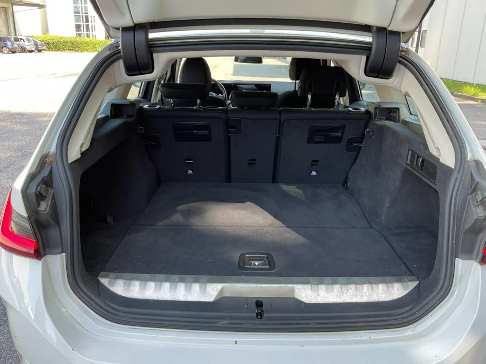 BMW 320 Plug-in Hybrid, снимка 11 - Автомобили и джипове - 56374951