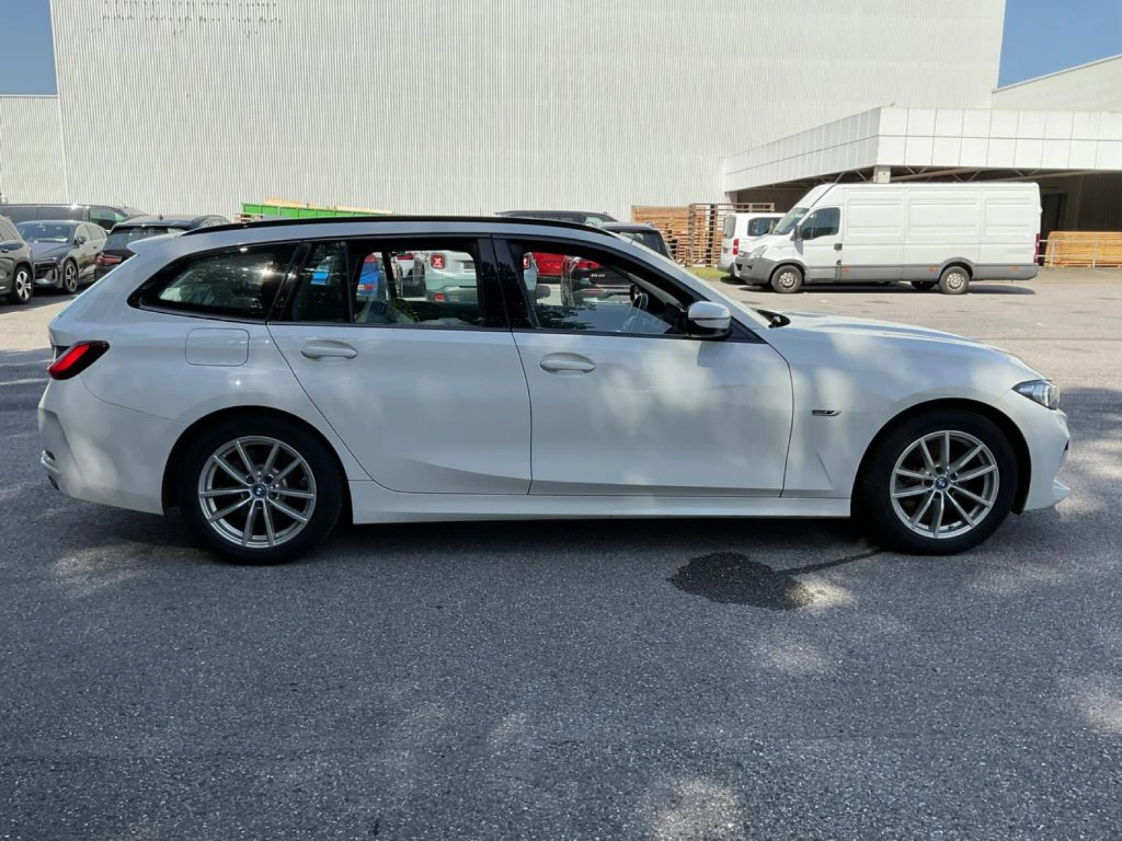 BMW 320 Plug-in Hybrid, снимка 5 - Автомобили и джипове - 56374951