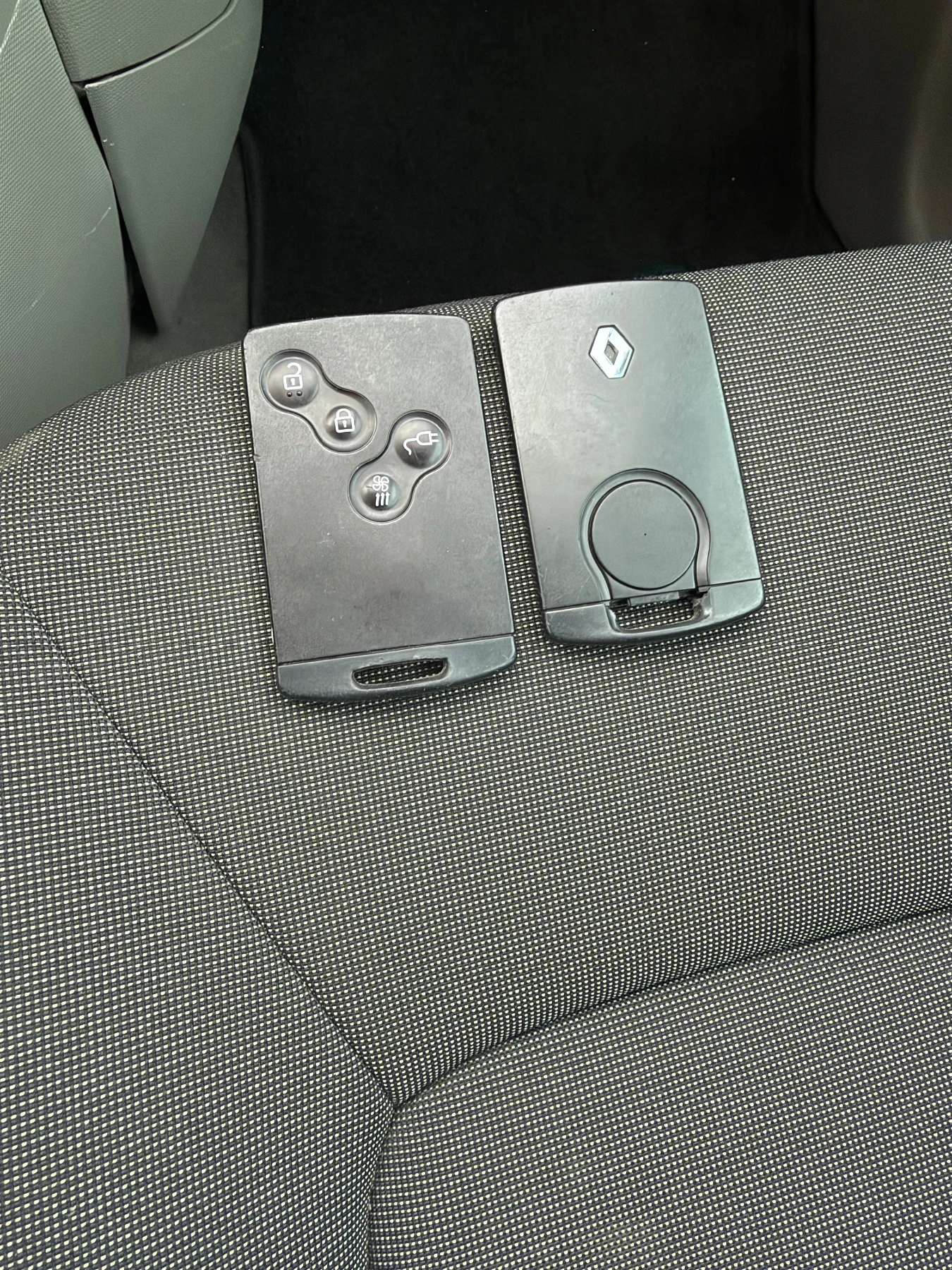 Renault Zoe R240 Intens, снимка 15 - Автомобили и джипове - 56644648