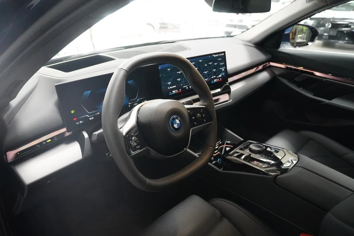 BMW i5 eDrive40/DRIVING PRO/360 CAM/HUD/VENT SEATS | Mobile.bg � ����������� 9