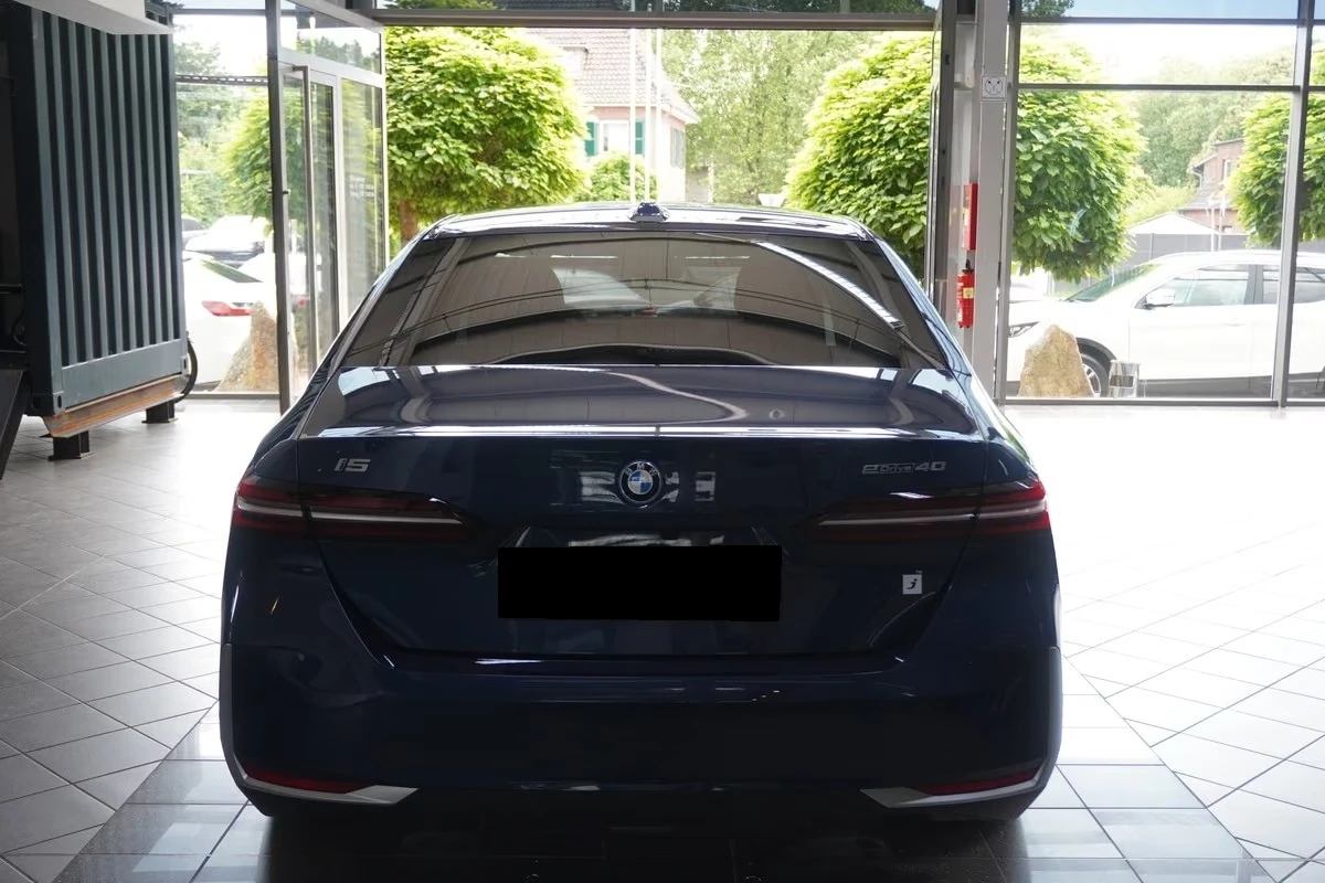 BMW i5 eDrive40/DRIVING PRO/360 CAM/HUD/VENT SEATS | Mobile.bg � ����������� 5