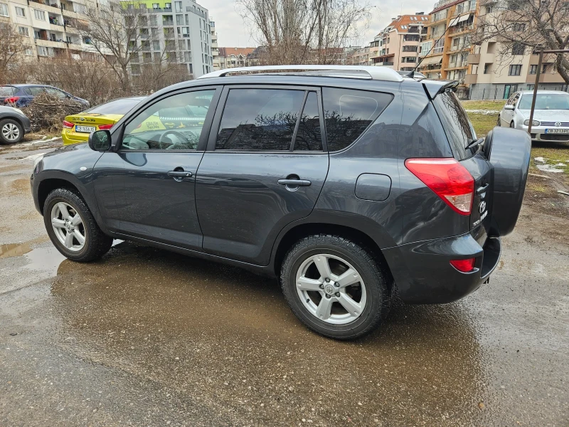 Toyota Rav4, снимка 3 - Автомобили и джипове - 49272420