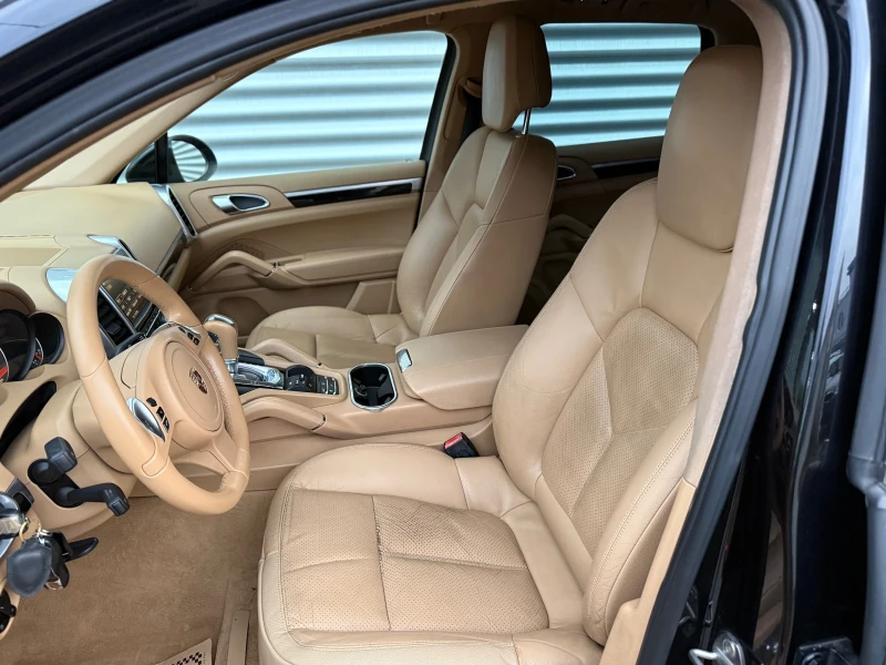 Porsche Cayenne Bose+ BiXenon+ 3.0TDI+ 245kc+ 8ZF, снимка 10 - Автомобили и джипове - 52691097