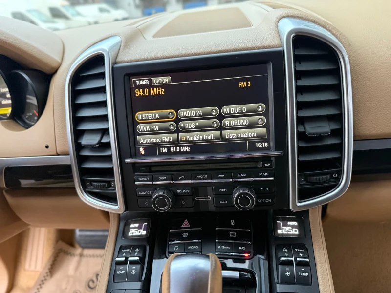 Porsche Cayenne Bose+ BiXenon+ 3.0TDI+ 245kc+ 8ZF, снимка 12 - Автомобили и джипове - 52691097