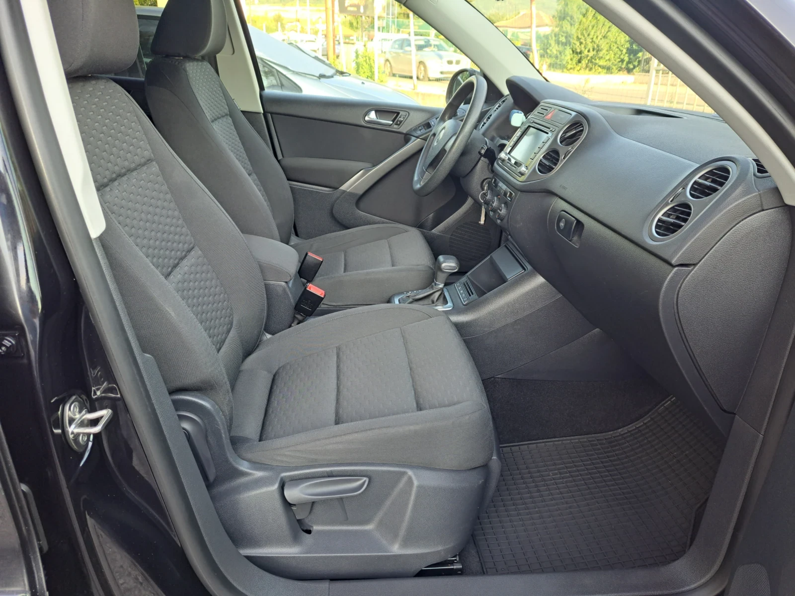VW Tiguan 2.0TDI 4x4 Automatic 196 000km - изображение 9
