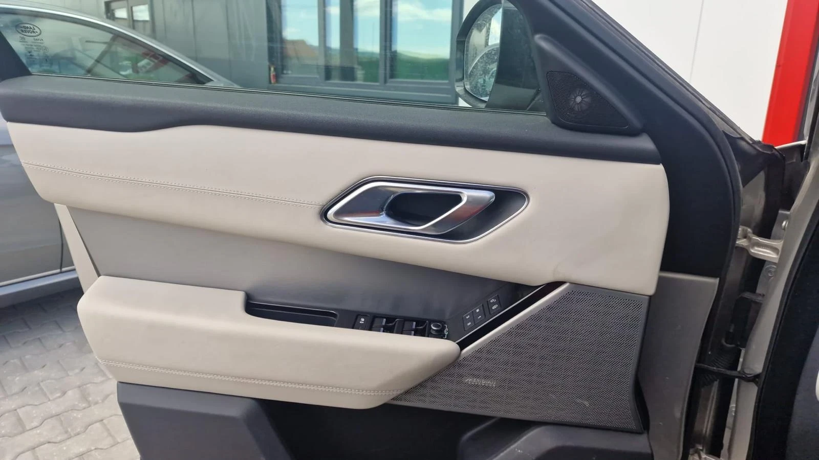 Land Rover Range Rover Velar  - изображение 10