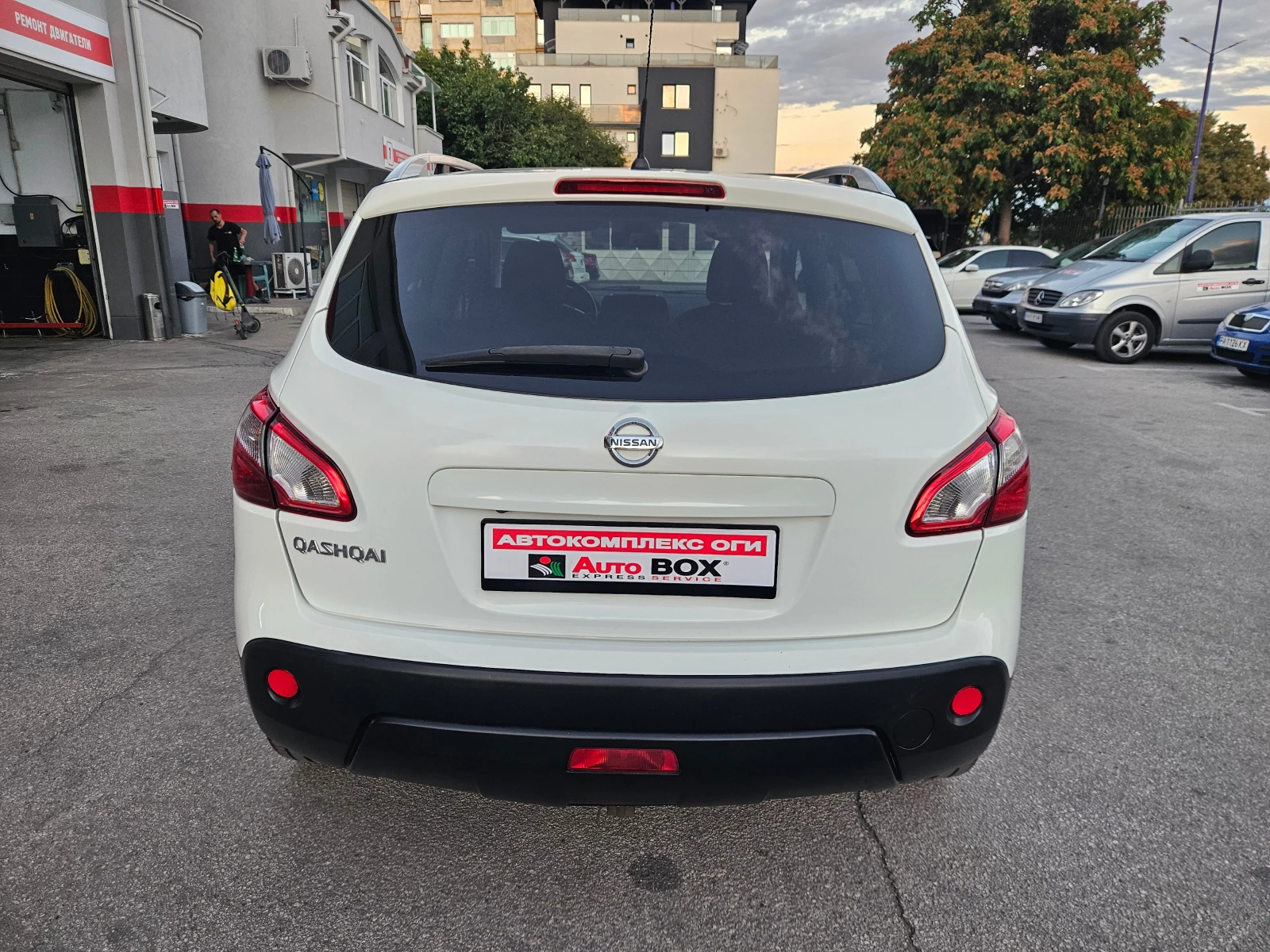 Nissan Qashqai 1.6i N-Tec/Gaz.Inj./Navi/Камера360/Панорамa - изображение 4