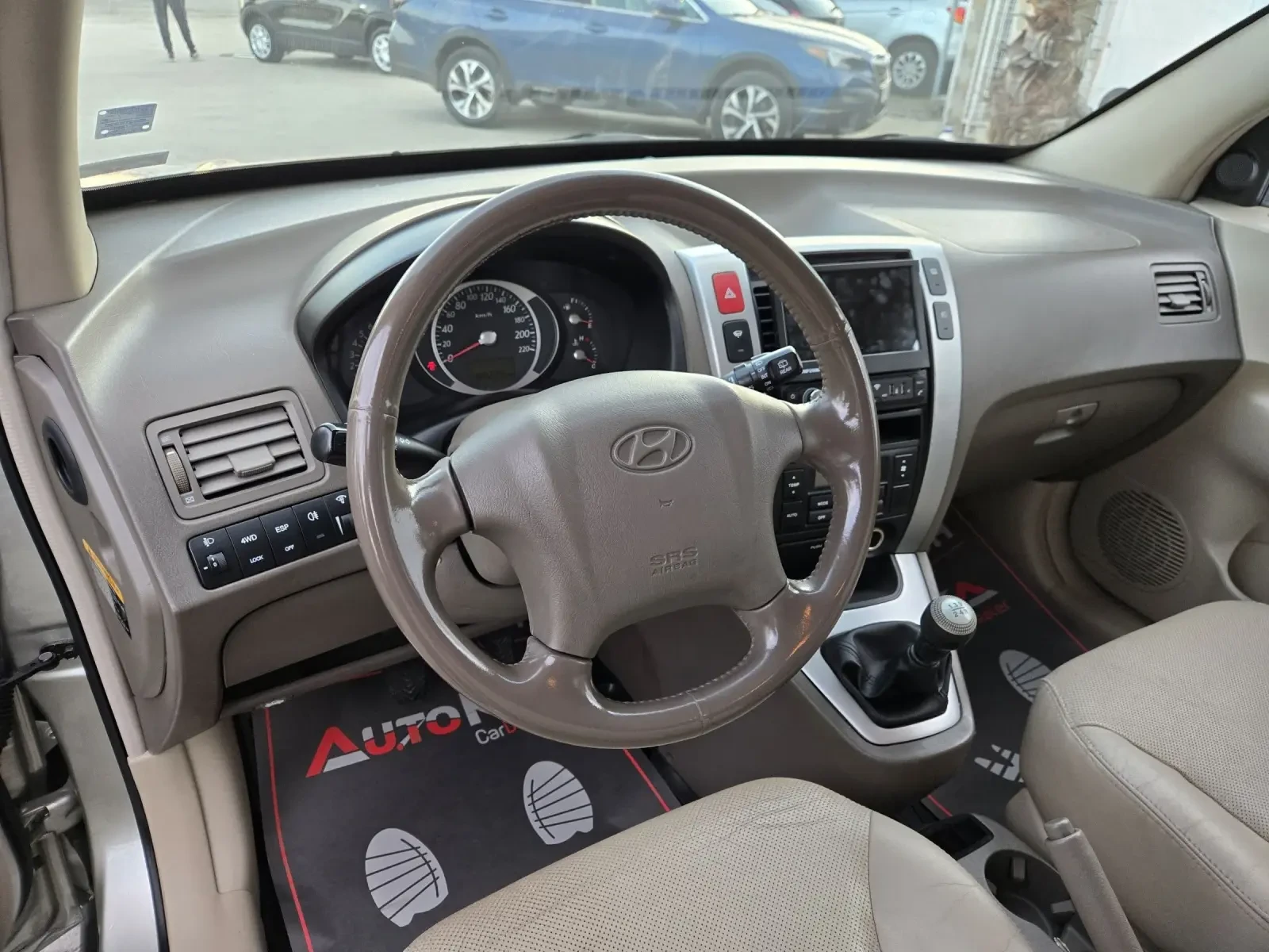 Hyundai Tucson 2.0i-141кс= ГАЗ= 4Х4= НАВИ= ОБСЛУЖЕН= КЛИМАТРОНИК - изображение 8