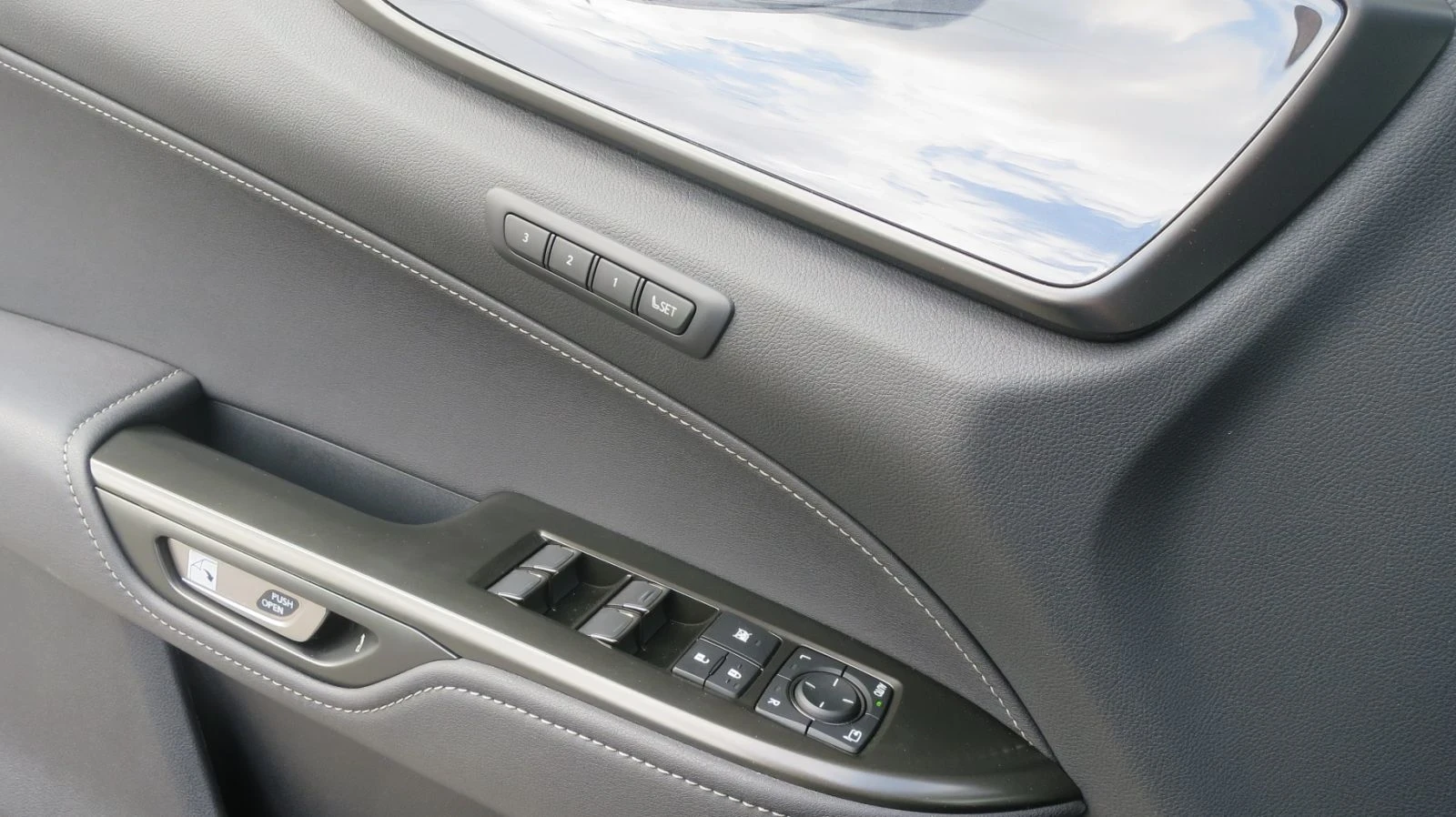 Lexus NX 350h, снимка 7 - Автомобили и джипове - 53690685