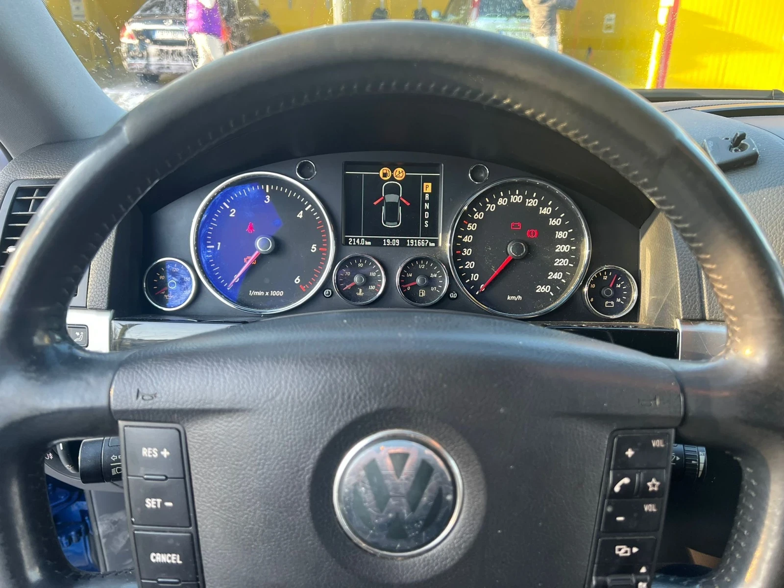 VW Touareg, снимка 5 - Автомобили и джипове - 54440716