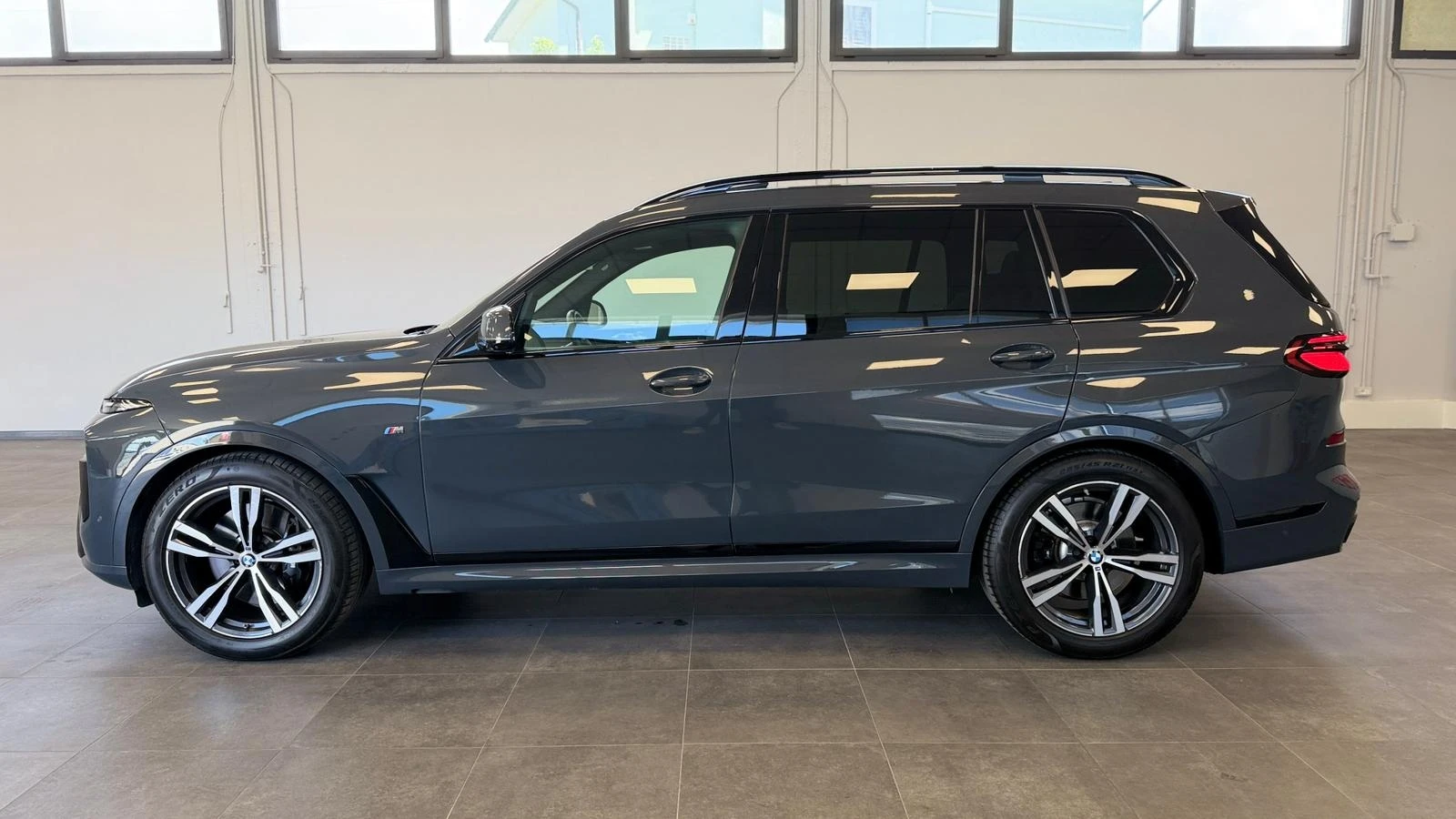 BMW X7 4.0d xDrive M-Sport Paket, снимка 4 - Автомобили и джипове - 54966463