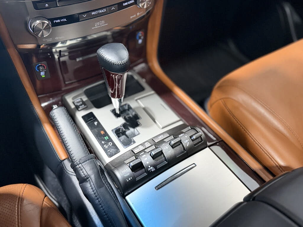 Lexus LX 570 MARK LEV* ТЕЛЕВИЗОРИ* ОБДУХВАНЕ* ШИБИДАХ* КАМЕРА, снимка 15 - Автомобили и джипове - 55229629