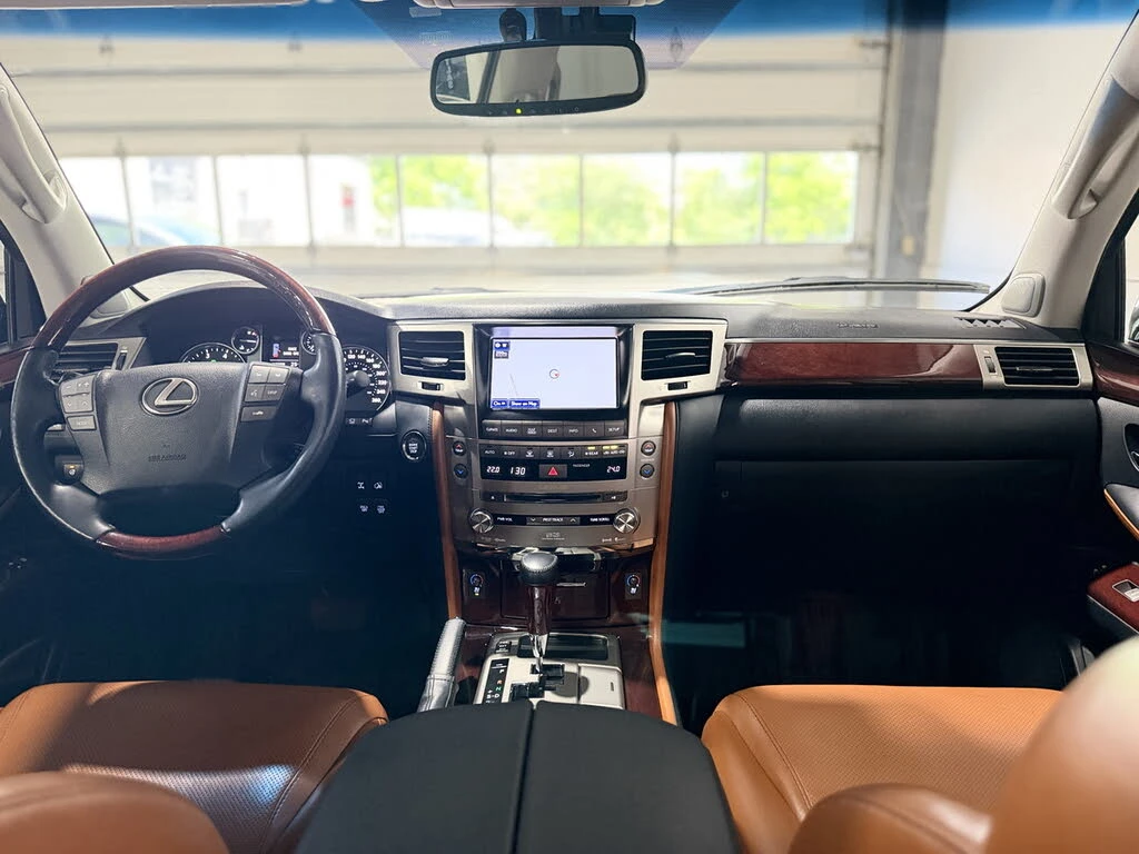 Lexus LX 570 MARK LEV* ТЕЛЕВИЗОРИ* ОБДУХВАНЕ* ШИБИДАХ* КАМЕРА, снимка 11 - Автомобили и джипове - 55229629