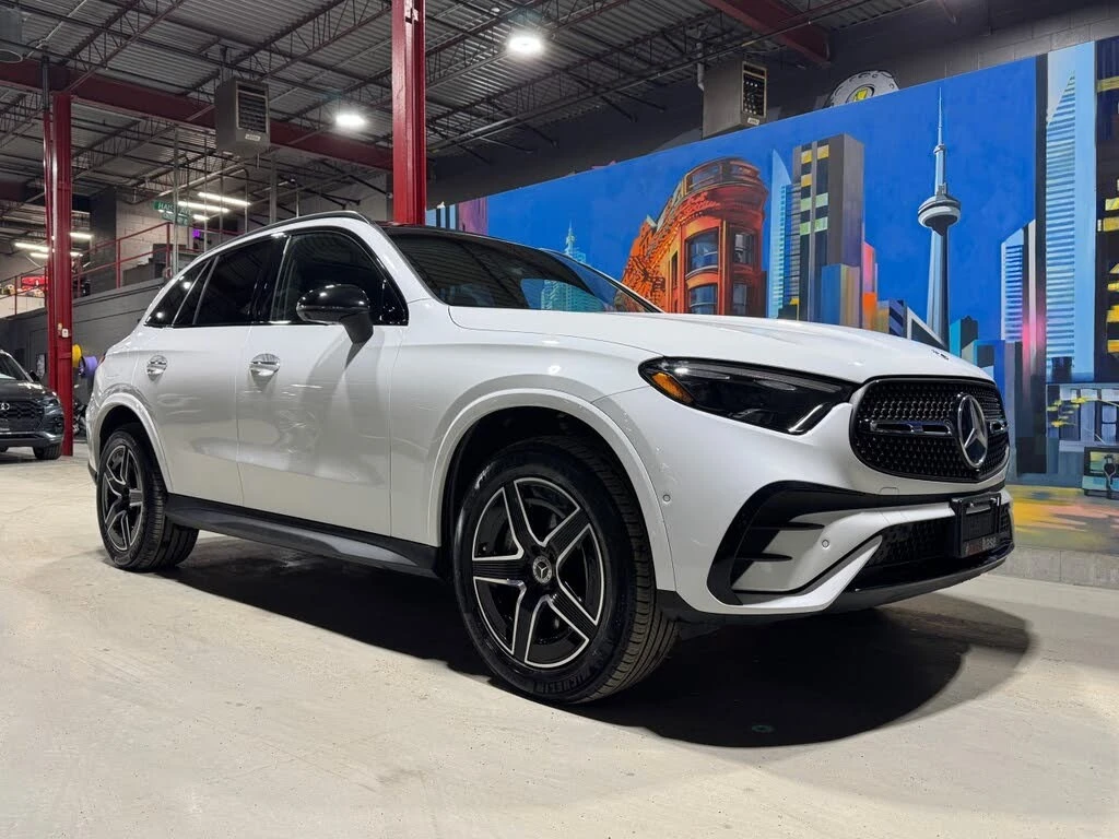 Mercedes-Benz GLC 300 * 4MATIC * PANO * Автокредит * (Цена до България), снимка 2 - Автомобили и джипове - 55463731