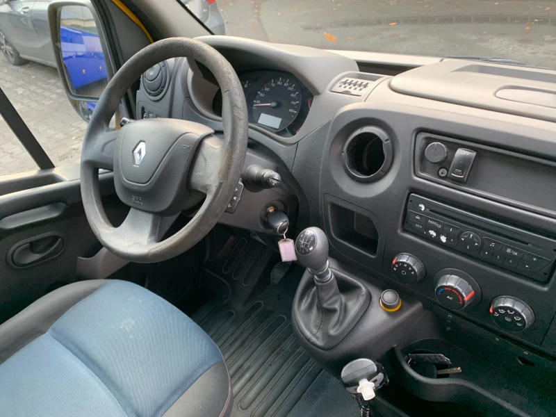 Renault Master, снимка 11 - Бусове и автобуси - 47301552