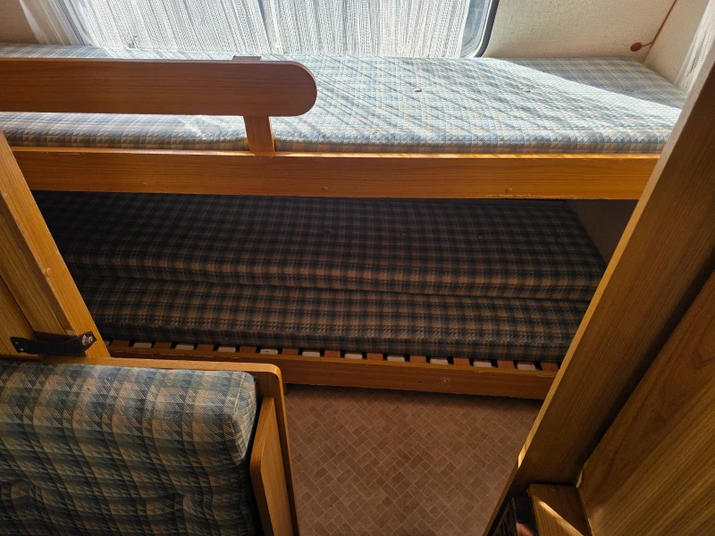 Каравана Adria TEC, снимка 8 - Каравани и кемпери - 52467616