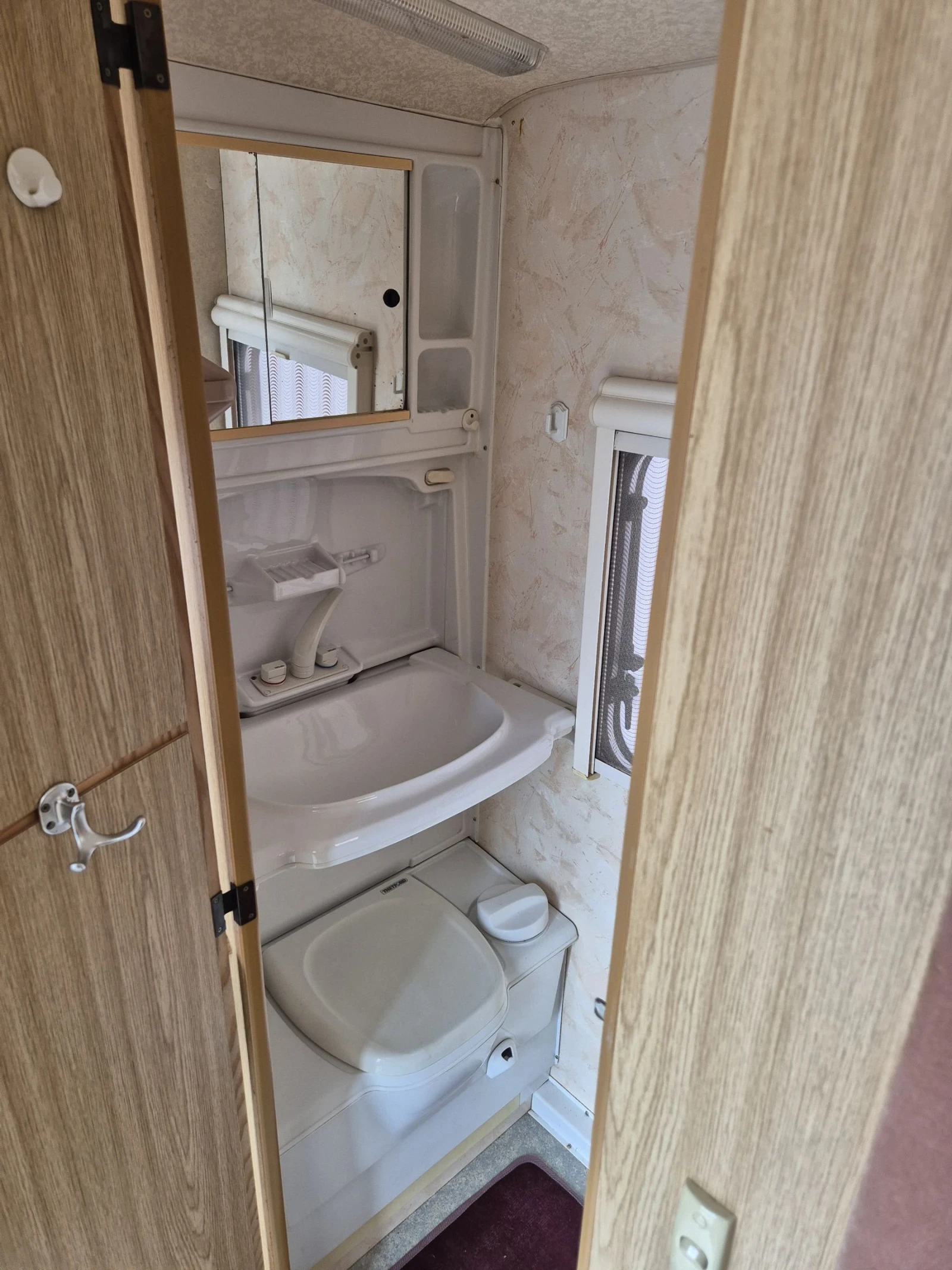 Каравана Eldis WC БАНЯ ФОРСЕЛТ БОЙЛЕР МУВЪР , снимка 13 - Каравани и кемпери - 54065527