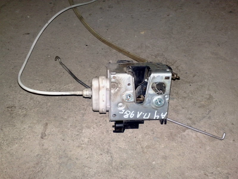 Предна лява брава врата за Ауди А4 (4)