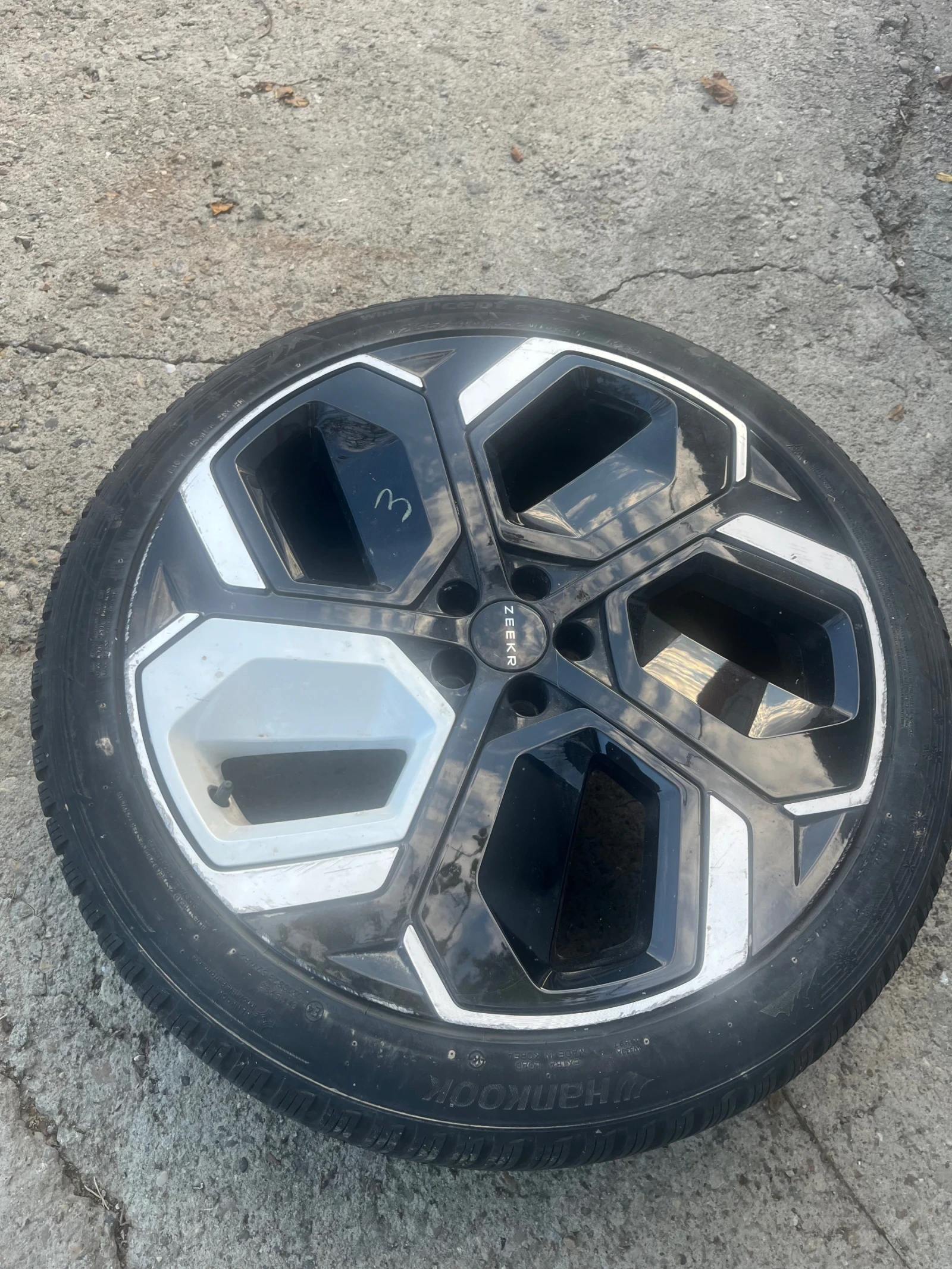 Гуми с джанти Hankook 265/40R22