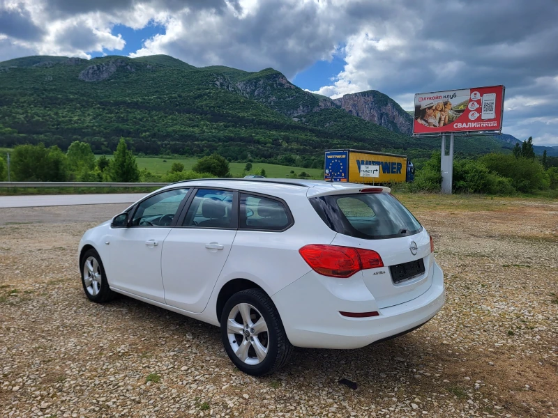 Opel Astra 1.4i ГАЗ, снимка 3 - Автомобили и джипове - 47446498