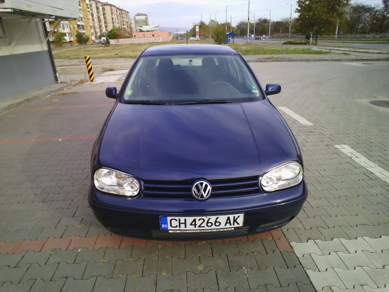 VW Golf 4 1.6 SR, снимка 1 - Автомобили и джипове - 47930498