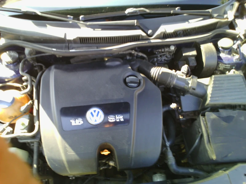 VW Golf 4 1.6 SR, снимка 8 - Автомобили и джипове - 47930498