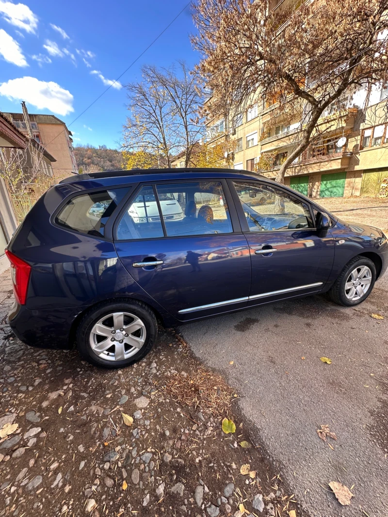 Kia Carens, снимка 4 - Автомобили и джипове - 48076762