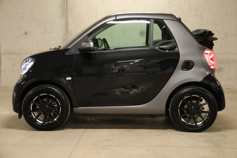 Smart Fortwo EQ Cabrio, Brabus Кожа, Prime, Exclusive, LED, снимка 2 - Автомобили и джипове - 49008565