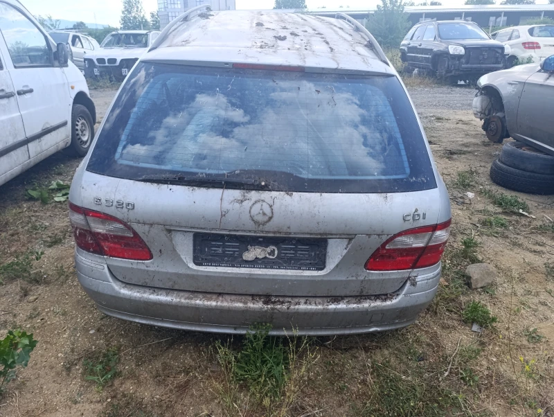 Mercedes-Benz E 320 3.2CDI, снимка 3 - Автомобили и джипове - 50831734