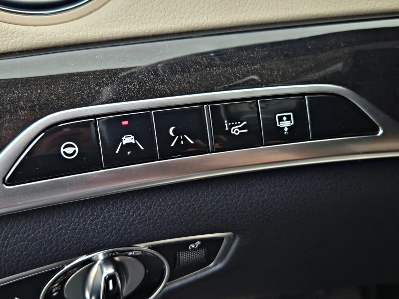 Mercedes-Benz Maybach ! S560/L/TVx3/HEAD/ВАКУМ/KEYLES/BURMEST/NIGHT/PANO, снимка 12 - Автомобили и джипове - 51169398