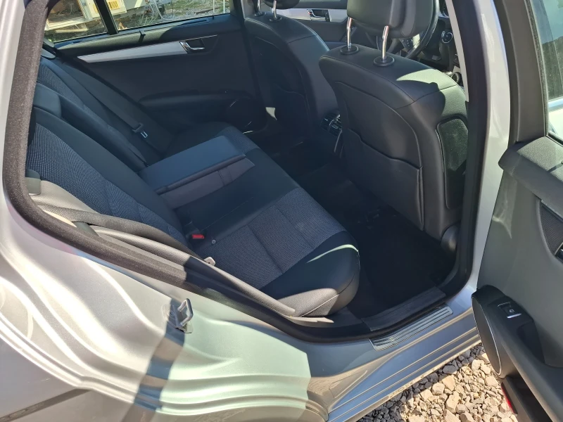 Mercedes-Benz C 220 Avantgard, снимка 12 - Автомобили и джипове - 51755389