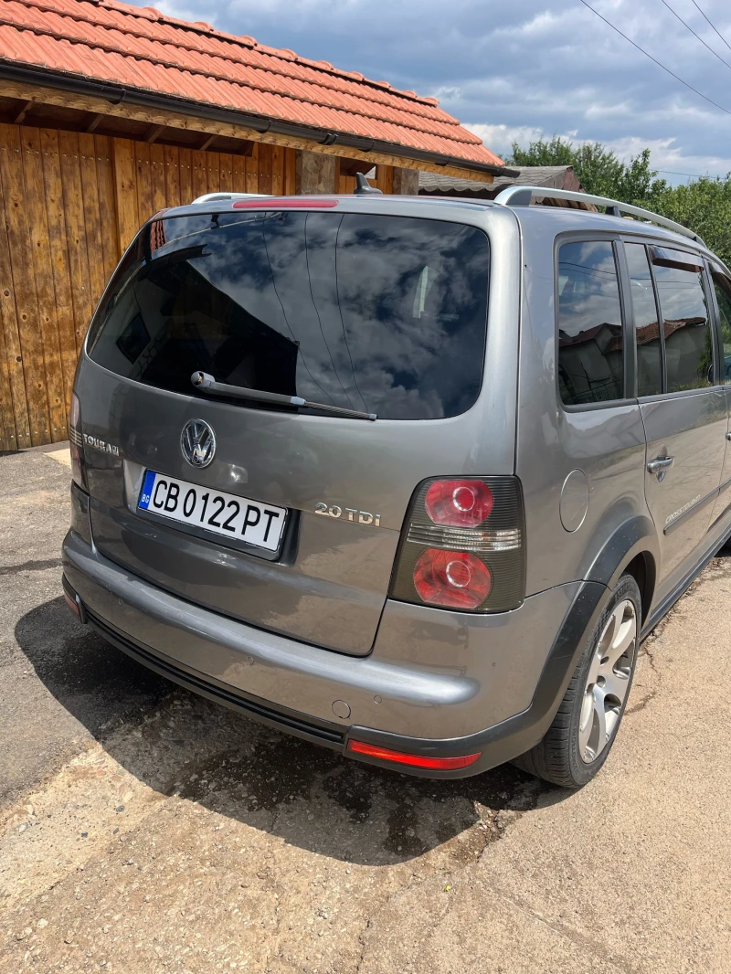 VW Touran, снимка 4 - Автомобили и джипове - 51883202