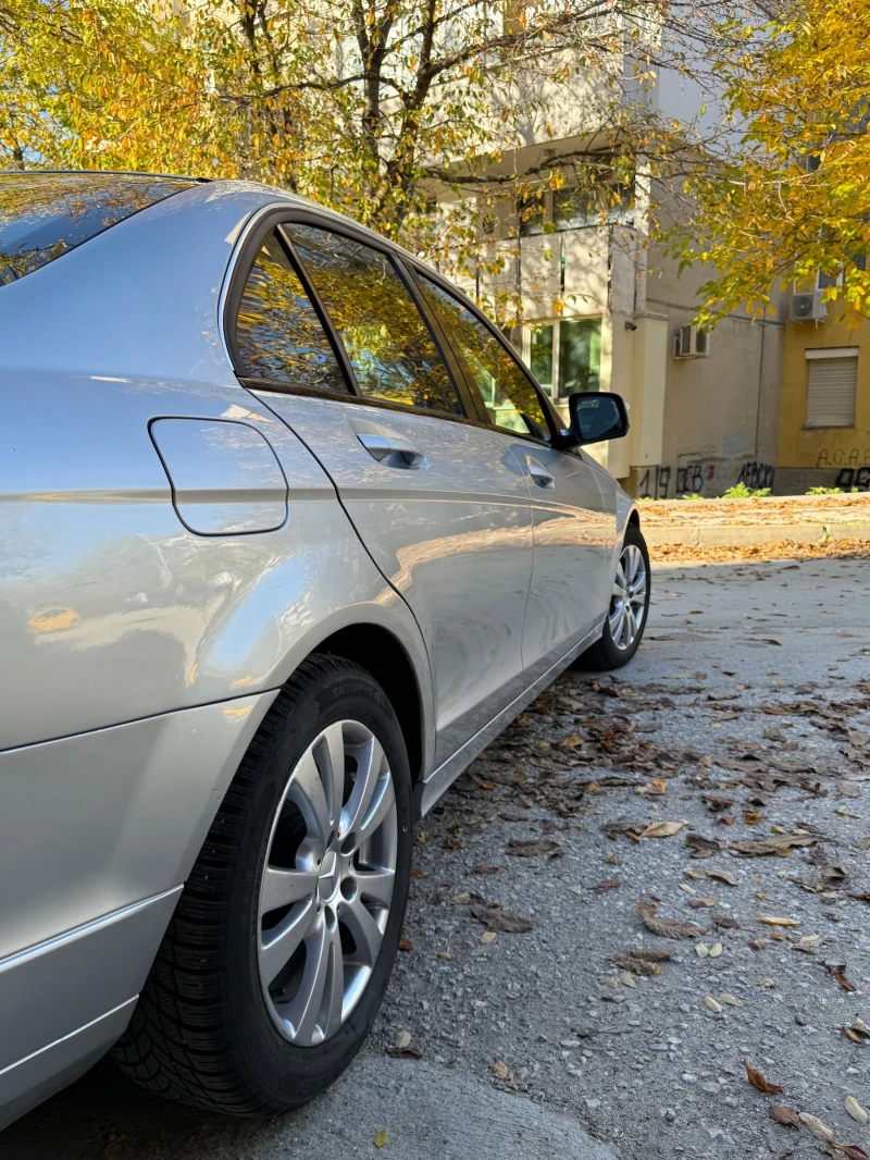 Mercedes-Benz C 200, снимка 4 - Автомобили и джипове - 52266716