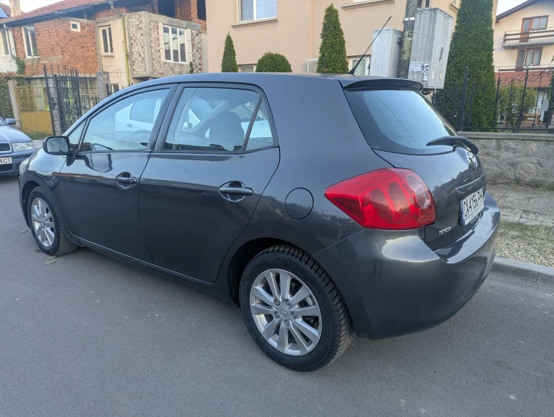 Toyota Auris 1.6, снимка 3 - Автомобили и джипове - 52375791