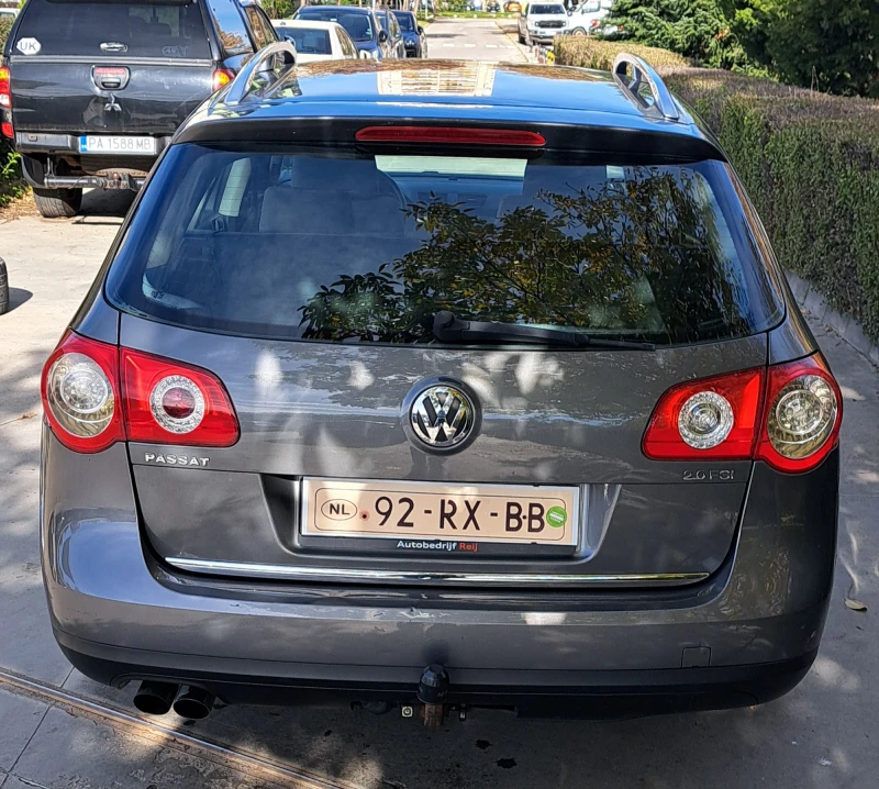 VW Passat 2.0 FSI, снимка 7 - Автомобили и джипове - 52425249