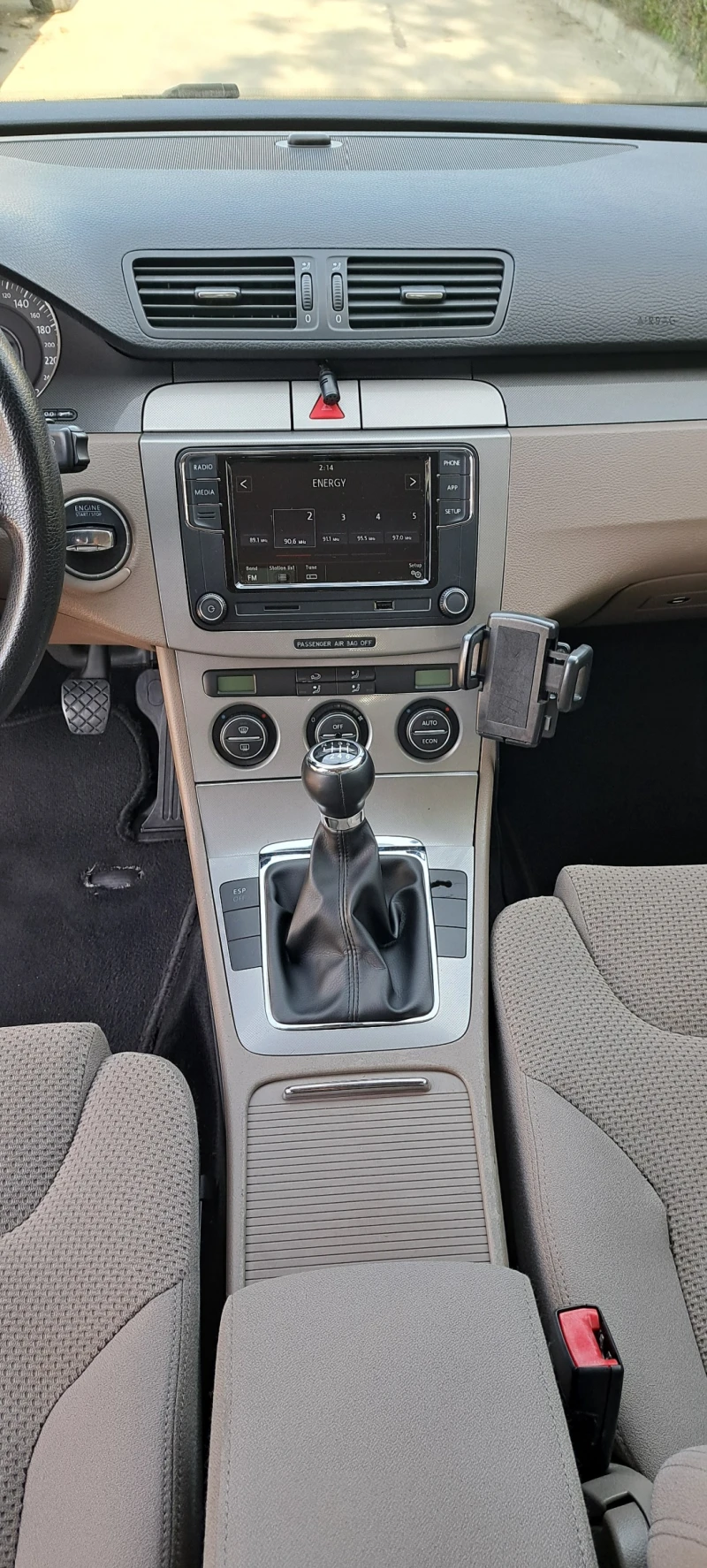 VW Passat 2.0 FSI, снимка 12 - Автомобили и джипове - 52425249