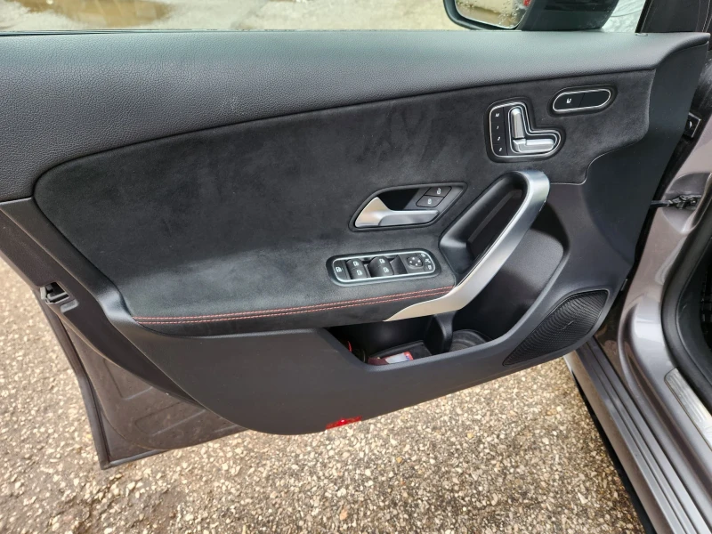 Mercedes-Benz A 220 AMG+ NIGHT+ PANO, снимка 5 - Автомобили и джипове - 53386592