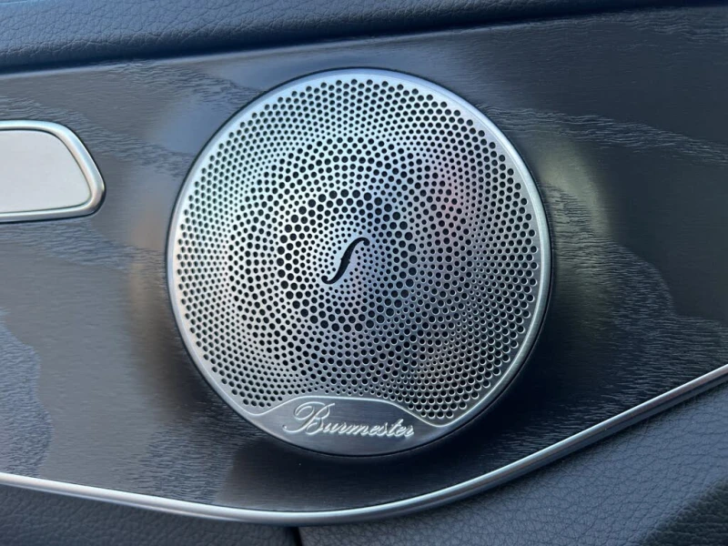 Mercedes-Benz C 400 4MATIC* Автокредит* (Цена до БГ), снимка 17 - Автомобили и джипове - 53416942