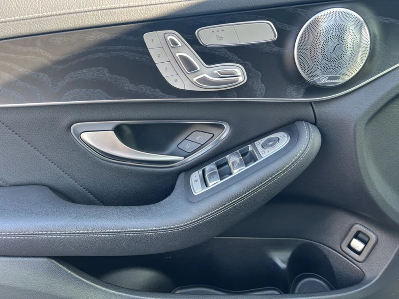 Mercedes-Benz C 400 4MATIC* Автокредит* (Цена до БГ), снимка 14 - Автомобили и джипове - 53416942