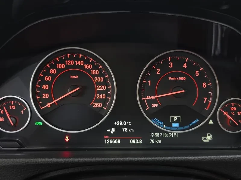 BMW 330 E Iperformance M Sports, снимка 8 - Автомобили и джипове - 55928608