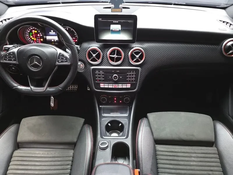Mercedes-Benz A 200 Amg Line, снимка 7 - Автомобили и джипове - 55951339
