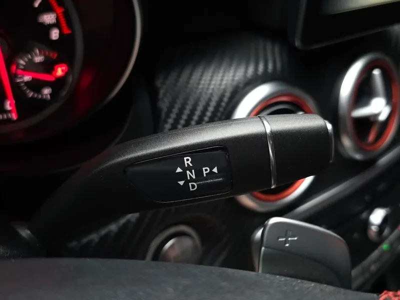 Mercedes-Benz A 200 Amg Line, снимка 9 - Автомобили и джипове - 55951339