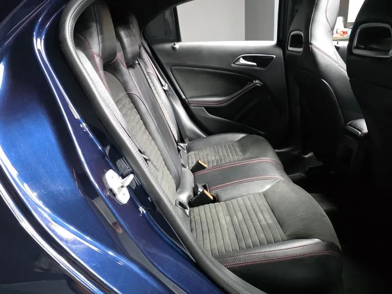 Mercedes-Benz A 200 Amg Line, снимка 12 - Автомобили и джипове - 55951339